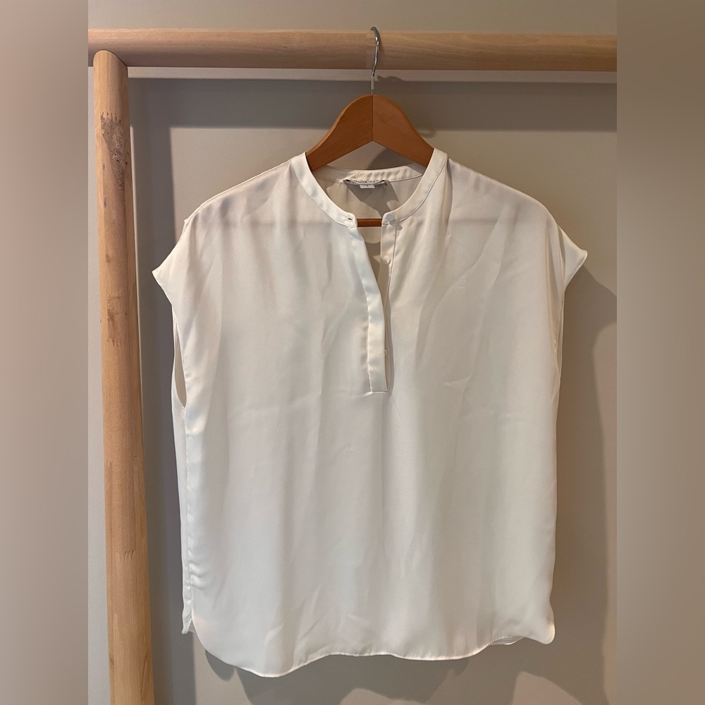 Amour Vert ivory satin button down blouse sz small